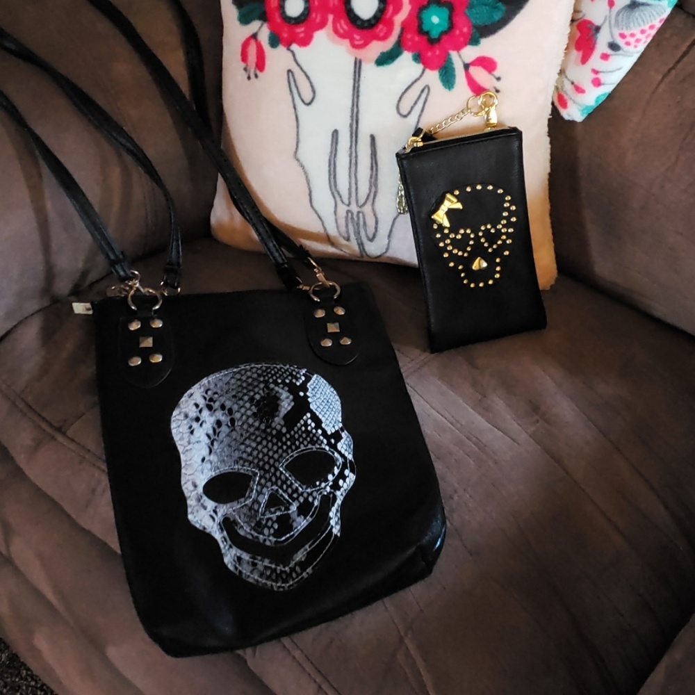 skull purse set